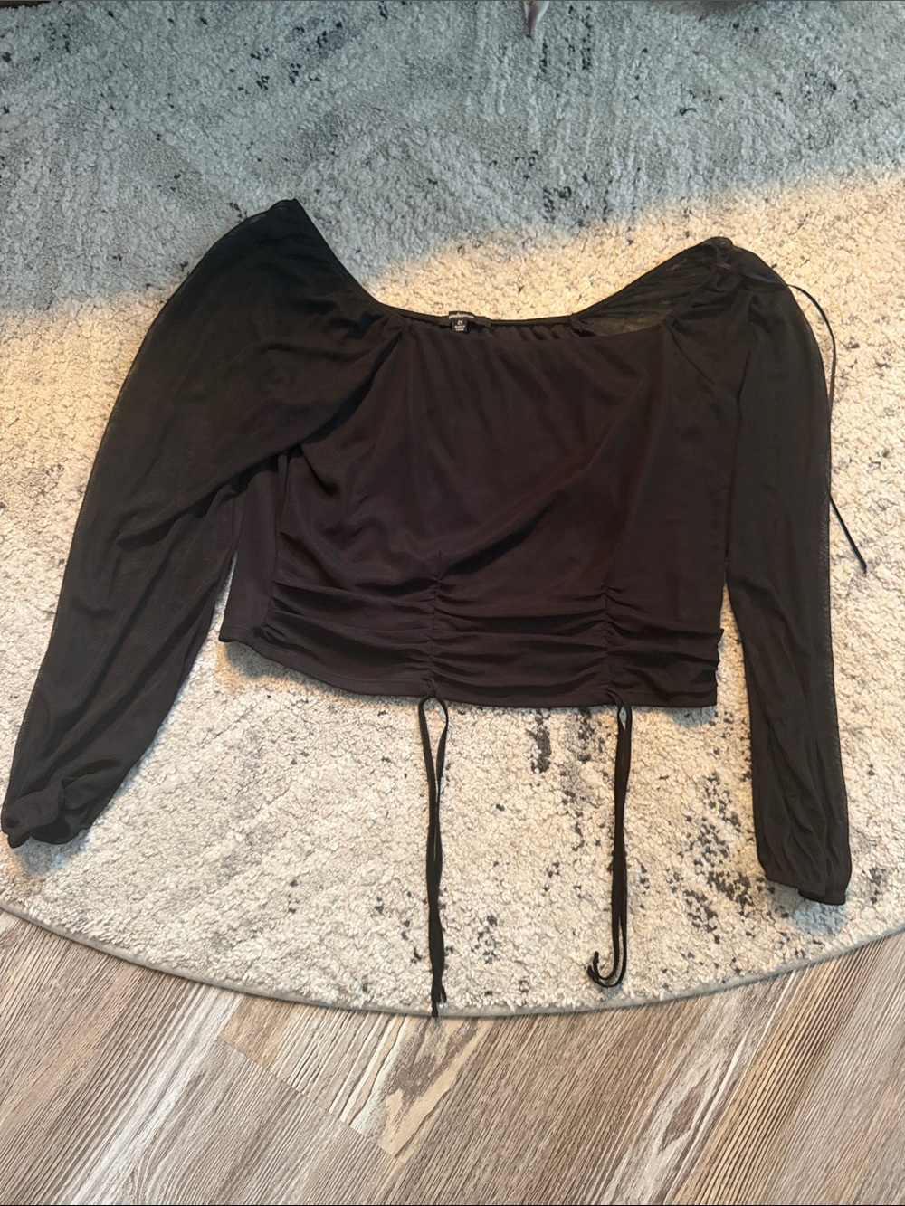 Black Women's Long-Sleeve Ruched Crop Top